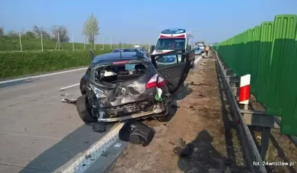 Wypadek. Kierowcę w stanie krytycznym zabrało LPR