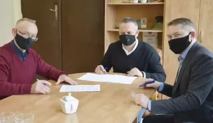 Przybędzie drzew wzdłuż powiatowych dróg i ścieżek