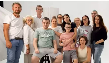 „Skrzydła, których nie widać” – siła matek dzieci z niepełnosprawnościami nabiera widzialnych kształtów