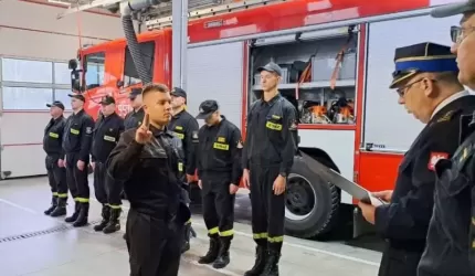 Uroczyste ślubowanie nowego strażaka