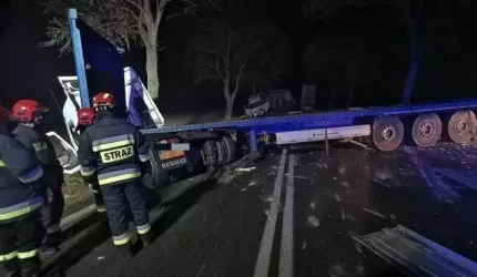 Na drodze krajowej zderzyły się ciężarówki