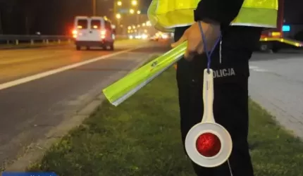 Jechał busem „krajówką” całą szerokością jezdni