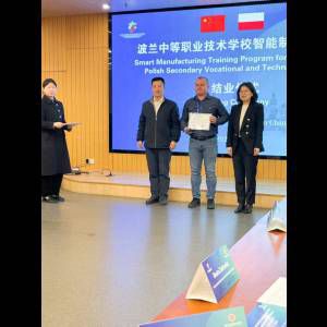 A certificate presentation event for a Smart Manufacturing Training Program involving China and Poland.