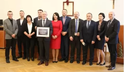 Powiatowy program drogowy bez współpracy z Burmistrzem Adamem Rucińskim