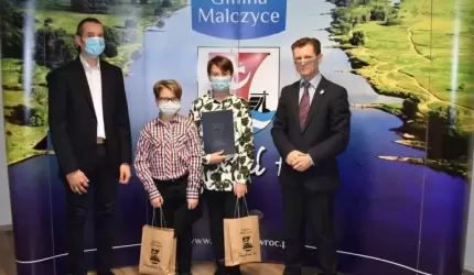 Najzdolniejsi uczniowie z gminy Malczyce odebrali stypendia wójta