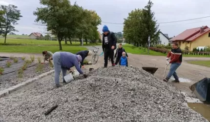 Dzięki zaangażowaniu mieszkańców i Miękińskiej Inicjatywie Razem - Kadłub pięknieje