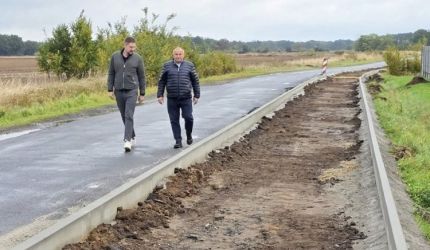Trwa przebudowa drogi nr 2056D Księginice – Gąsiorów – Głoska!