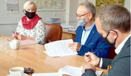 Podpisano umowę na przebudowę drogi w Świętem