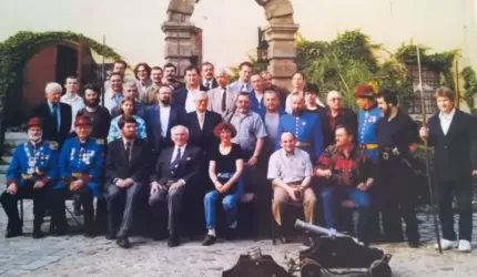 Walecznym na polu chwały. Krzyż Walecznych