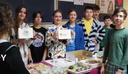 Uczniowie z Kostomłotów ponownie biorą udział w projekcie Tradycyjny sad