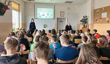 Dzielnicowi z Posterunku Policji w Malczycach spotkali się z uczniami