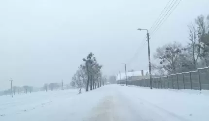 Czytelniczka: Po opadach śniegu drogi wyglądają tragicznie i są nieprzejezdne