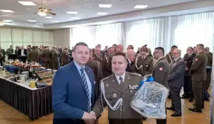 Przekazanie Dowodzenia nad 10 Wrocławską Brygadą Łączności z udziałem Wójta Gminy Udanin