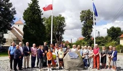 Historia w tablicy zapisana… Szczególna uroczystość w Dębicach