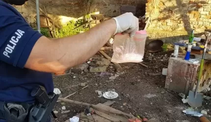 Średzcy policjanci wyeliminowali z rynku kilkaset porcji narkotyków