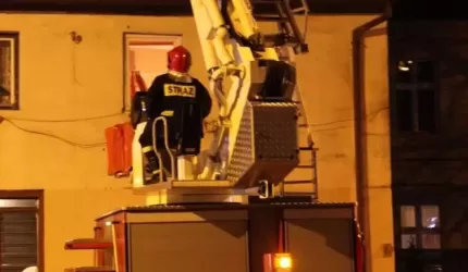 Dachowanie samochodu i niebezpieczne pożary [raport strażaków]