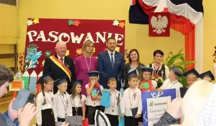 Pasowanie na ucznia w Szkole Podstawowej w Ujeździe Górnym