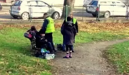 Kobieta leżała w tunelu z butelką denaturatu