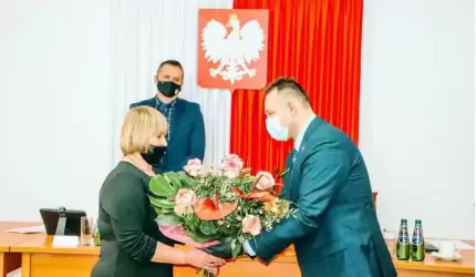 Wójt i radni podziękowali Pani Grażynie Teleszko za wieloletnią pracę w Urzędzie Gminy Udanin