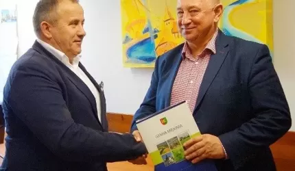 Podpisano umowę na budowę ścieżki rowerowej w gminie Miękinia