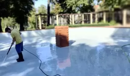 Fontanna w parku jak nowa