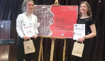 Sara i Natalia laureatkami etapu rejonowego Konkursu Recytatorskiego