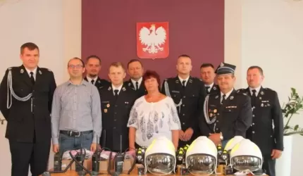 Przekazano sprzęt 4 jednostkom OSP z terenu gminy Kostomłoty