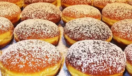 Dziś Tłusty Czwartek. Co zrobić z olejem po smażeniu pączków?