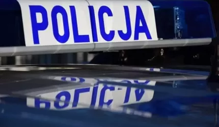 Wjechał ciągnikiem w ścianę budynku. Był pijany