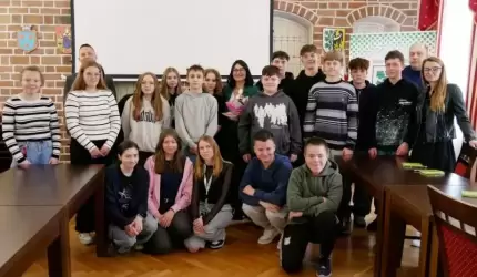 Lekcja samorządności dla uczniów Szkoły Podstawowej w Rakoszycach