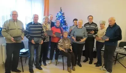 Seniorzy z gminy Malczyce otrzymali tablety