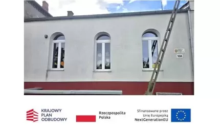 Modernizacja świetlicy w Łowęcicach dzięki środkom z KPO. Podpisano umowę z wykonawcą