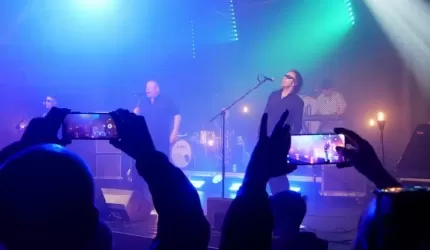 Retro Party z zespołem Czarno-Czarni z okazji Dnia Kobiet