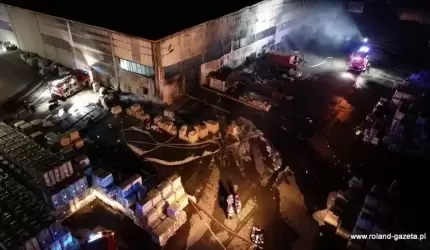 Pożar w fabryce Roben w Środzie Śląskiej (foto. i wideo)