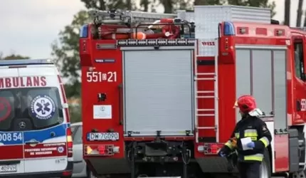 Pomiędzy Piersnem, a Cesarzowicami dachowało auto