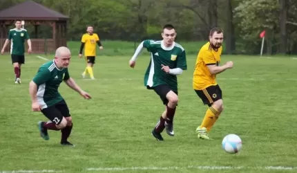 Wilki Różana górą w starciu z Tęczą Kwietno [fotorelacja]