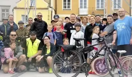 Ponad 100 osób na rodzinnym pikniku rowerowym
