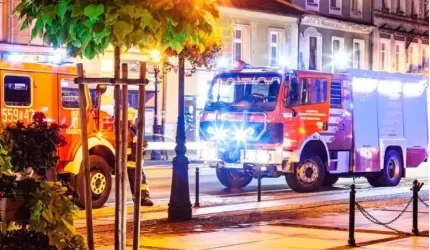 Wypadek koło stacji paliw, na pomoc nieprzytomnej osobie... [raport strażaków]