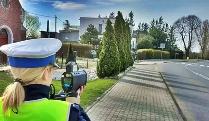 Weekendowe policyjne działania "Prędkość" na drogach powiatu średzkiego