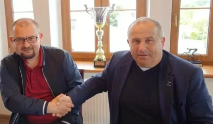 Wójt gminy Miękinia podpisał umowy na przebudowę dróg