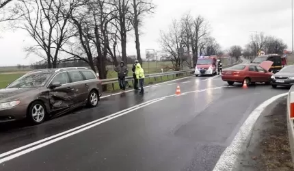 Kolizja na zjeździe w Kostomłotach