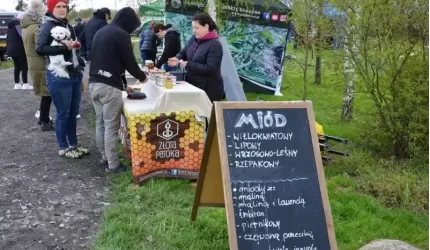 Wiosenny kiermasz w sadzie Owoce Lutyni [galeria]