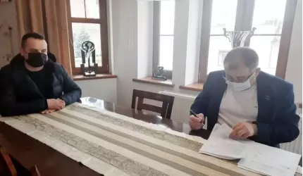 Wójt gminy Miękinia podpisał umowę na rozbudowę oświetlenia