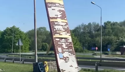 Średzki witacz uszkodzony przez ciężarówkę – działania podjęte!