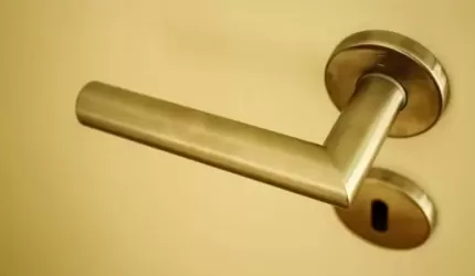 Uwaga na kradzieże "na klamkę"