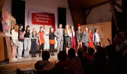 Premiera spektaklu "Szkoła Niedostateczna" na szóstkę!