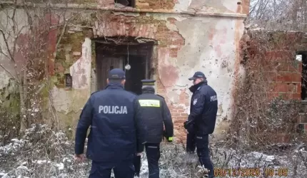 Dzielnicowi sprawdzają miejsca, w których mogą przebywać bezdomni