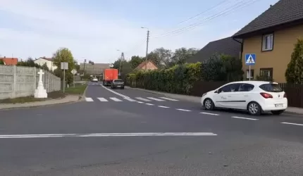 Trwa malowanie oznakowania poziomego na powiatowych drogach