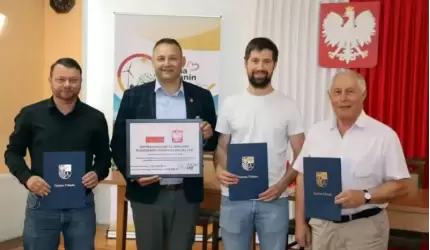 Podpisanie umów na realizację inwestycji w Gminie Udanin!