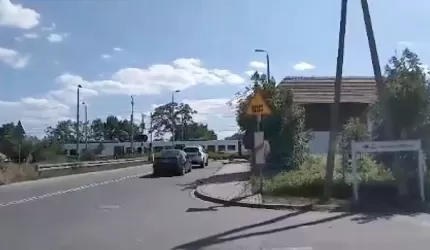 Uszkodził szlaban na przejeździe kolejowym w Malczycach